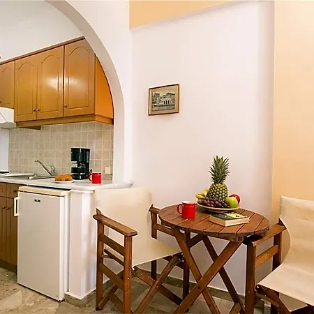 Lejlighedshotel Nestoras 3*