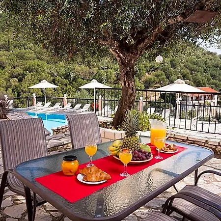 Nestoras Hotel Kassiopi