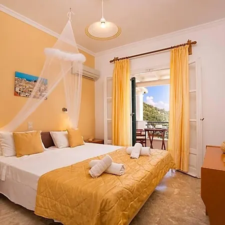 Nestoras Hotel 3*