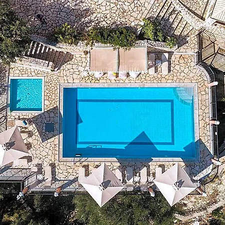Hotel Nestoras 3*